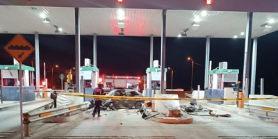 Un hombre apu�al� al compa�ero de su expareja, secuestr� a la mujer en su auto, choc� y la mujer muri�