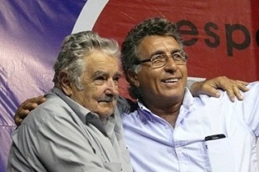 A Dios rogando pero con el mazo dando