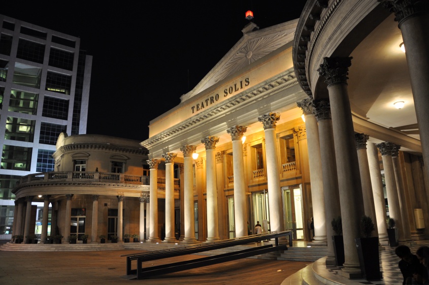 &iquest;Y si vamos al teatro?