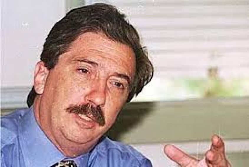 Otra vez UPM en el medio...