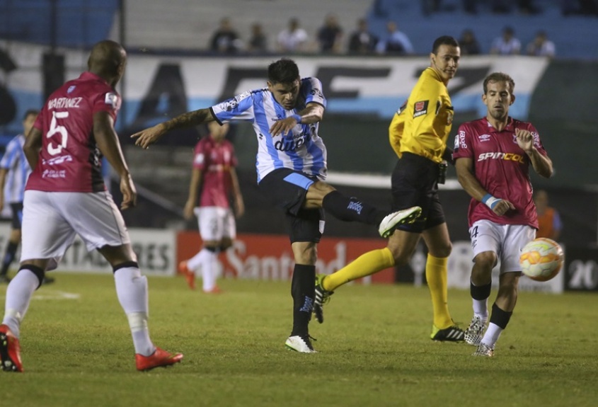 Con la frente en alto