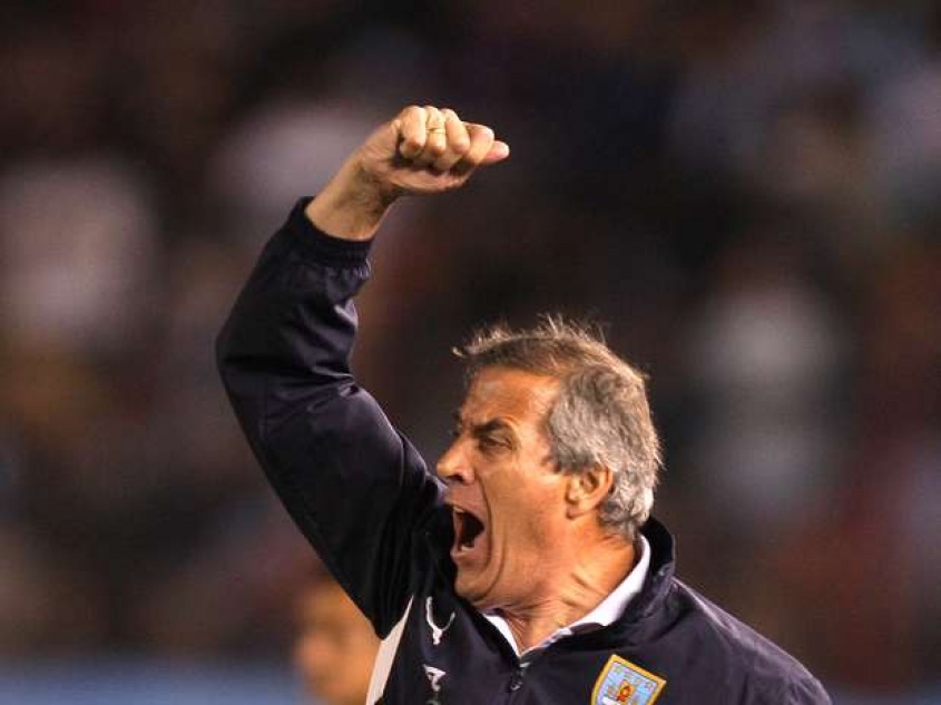 Uruguay derrotó a Inglaterra y sigue en el mundial