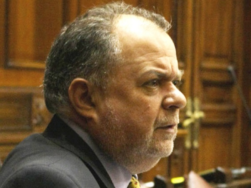 Ac&aacute; o all&aacute;