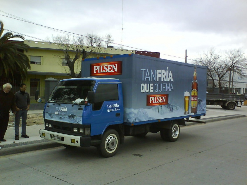 Cami&oacute;n en la puerta
