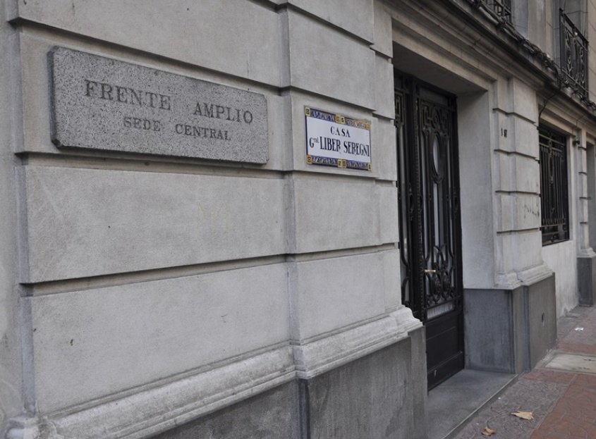 Transición polémica