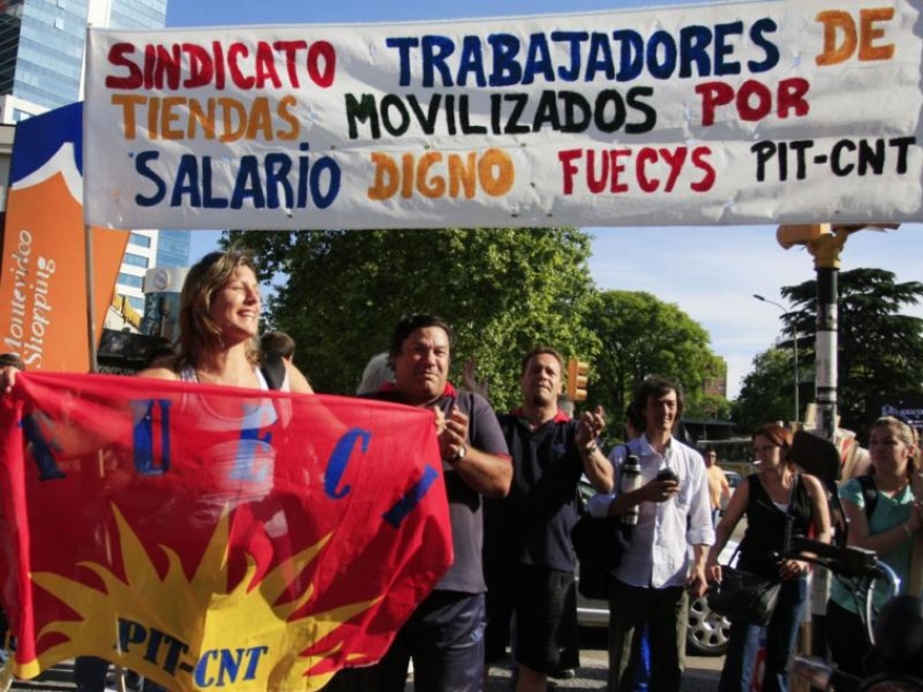 Protestando