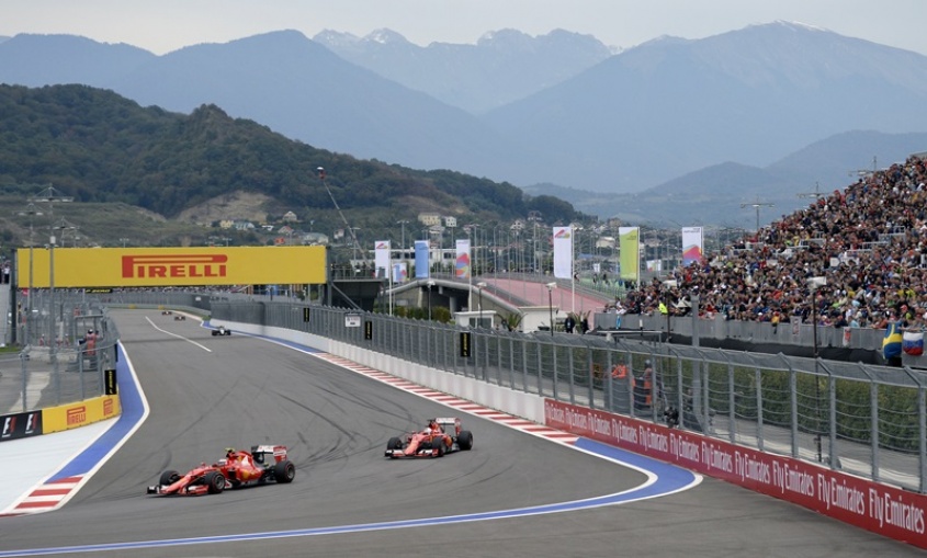 Ferrari para atrás