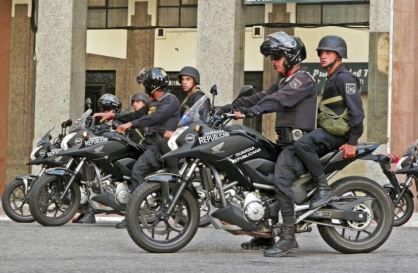 Ayuda policial
