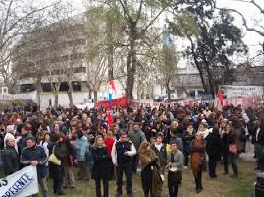 En la vereda de enfrente