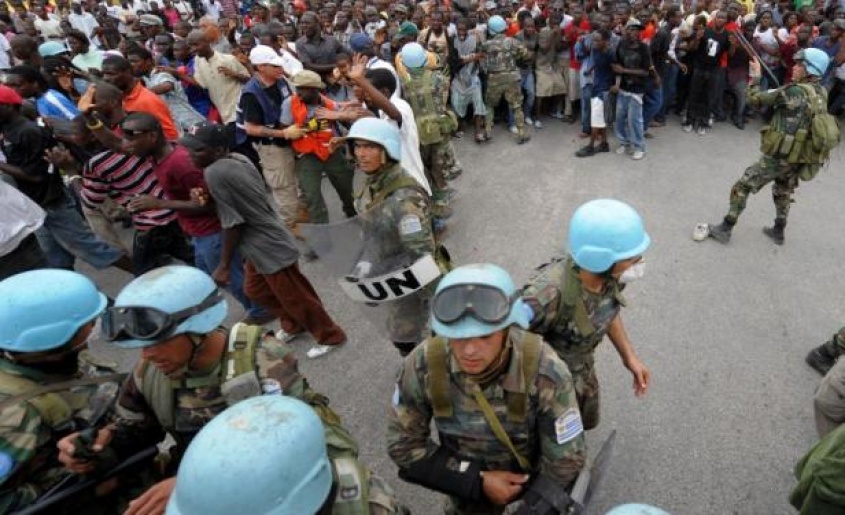 Unos llegan otros se van