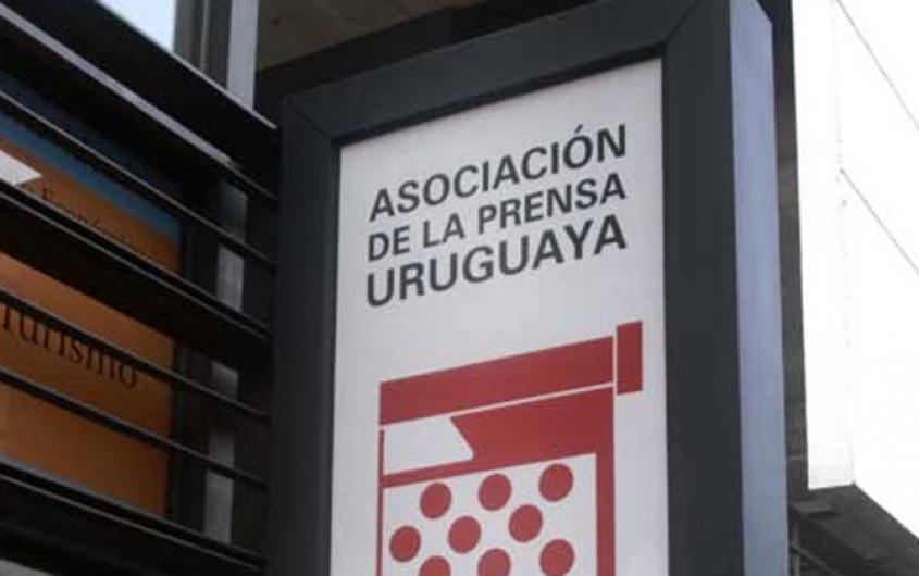 En la vereda de enfrente