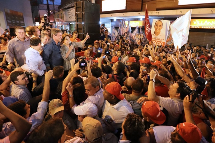 Entre golpes y besos