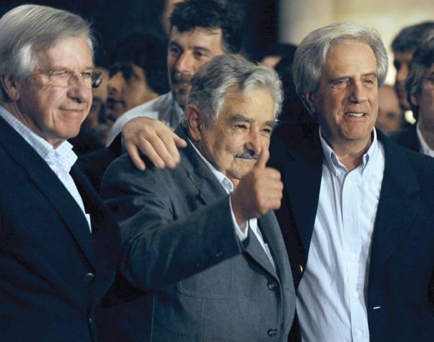 Abrazo de tres