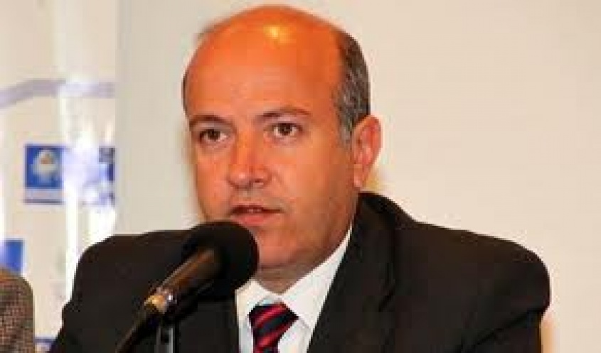 Barato y polémico