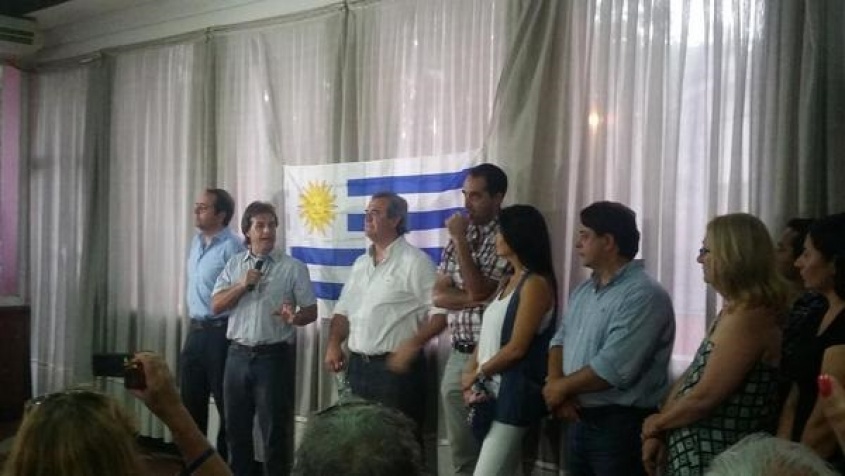 Entre blancos y colorados