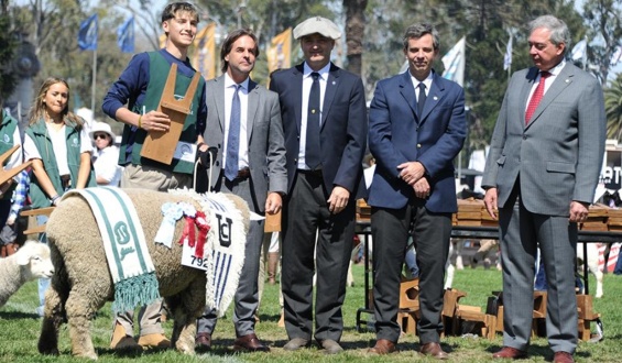 Destacan papel del campo y alertan por valor del d�lar