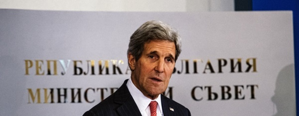 Kerry viaja a Par�s para dar "un gran abrazo" a los franceses