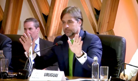 Lacalle Pou pidi que "acepten que avanzamos primero" o "que se nos diga que no hay la ms mnima voluntad de avanzar a un acuerdo de libre comercio con China"