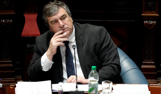 Ni los extrabajadores de la extinguida Casa de Galicia ni el Estado se benefician al no levantarse en la Asamblea General Legislativa, el veto parcial impusto por el Ejecutivo.