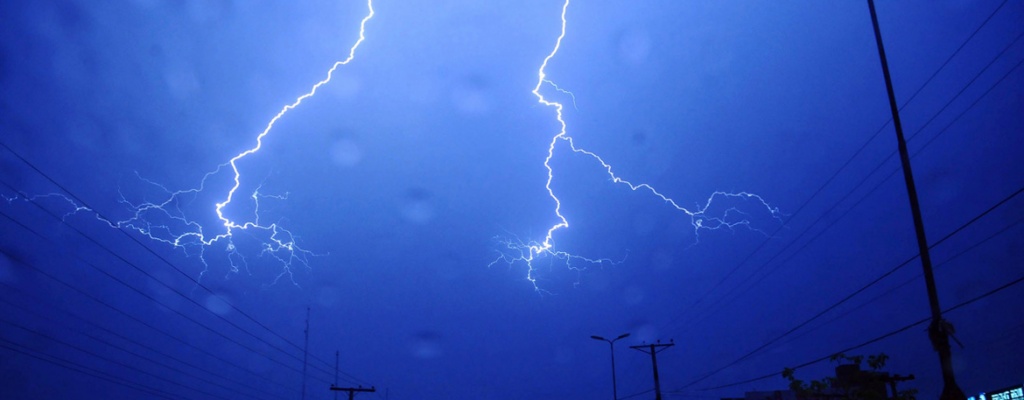 Guardavidas emiten recomendaciones para la poblaci�n ante ca�da de rayos