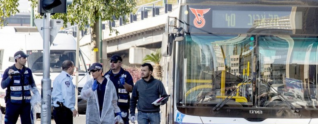 Palestino hiri� a varios pasajeros de �mnibus en Tel Aviv