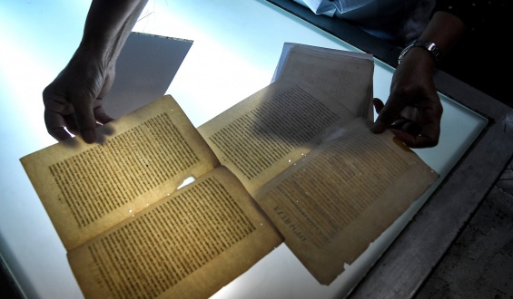Biblioteca Nacional celebra su 208 aniversario con suelta de libros y presentacin de documentos histricos