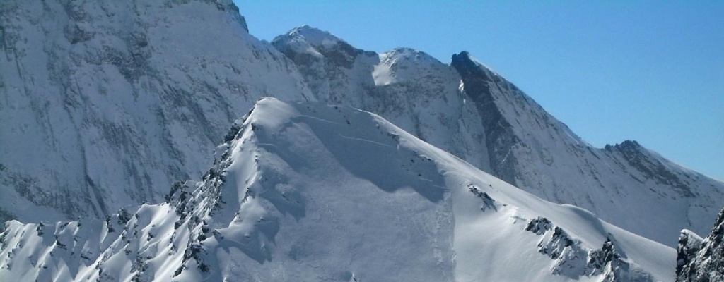 Mueren seis esquiadores por una avalancha en los Alpes franceses