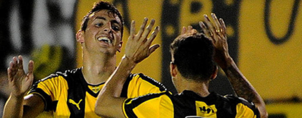 Pearol empat 2-2 ante Lans y perdi por penales