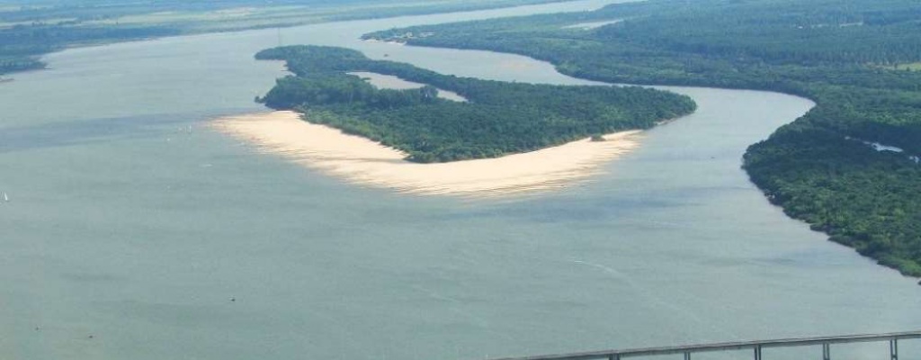 Ms de 800.000 cruzaron el Puente Binacional de Paysand en 2014