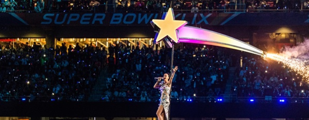 Super Bowl: Katy Perry fue la encargada del show de entretiempo