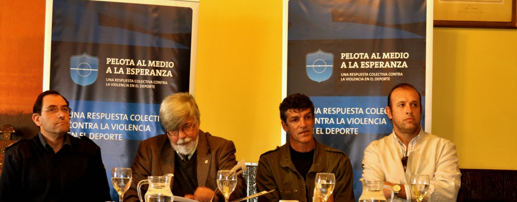 Programa "Pelota al medio a la esperanza", participar desde abril en el campeonato de la Liga Universitaria