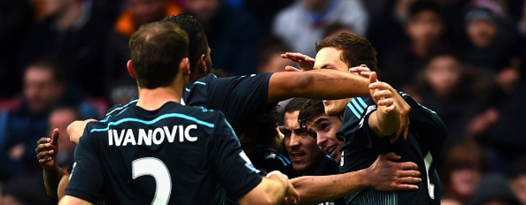 Triunfo del Chelsea que se escapa ante empate del Manchester City