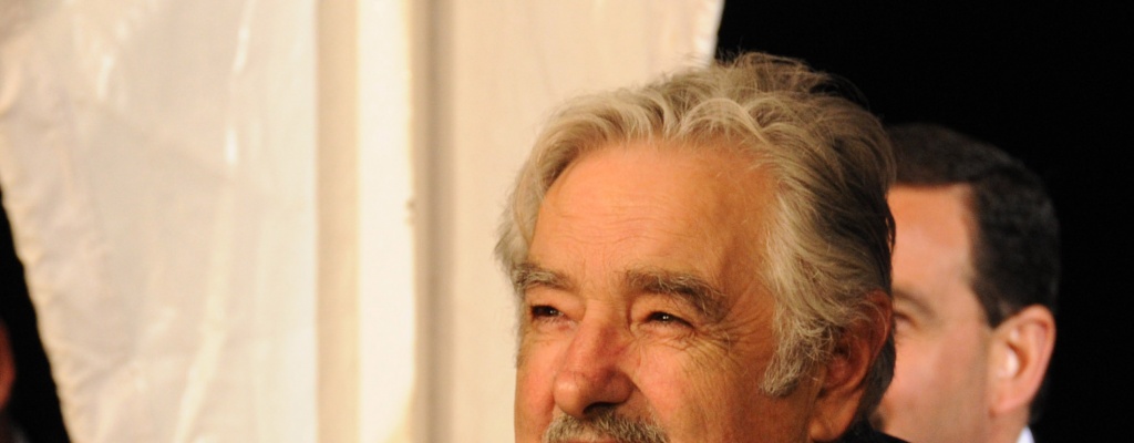 Mujica sobre violencia entre sirios: Parece que en ellos es condenable y en nosotros no