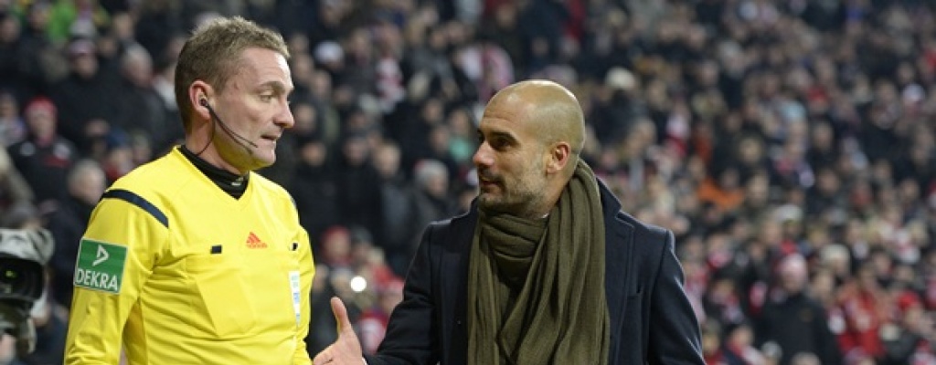 �rbitros alemanes advierten a Guardiola por su comportamiento