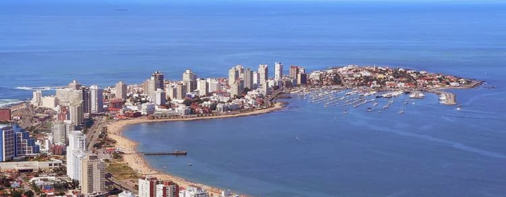 Menos viajes por aire y agua de Argentina a Uruguay en el cuarto trimestre de 2014