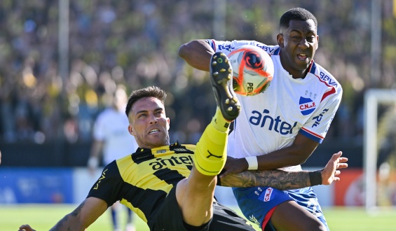 Pearol y Nacional empataron 2 a 2 por la primera final del campeonato uruguayo