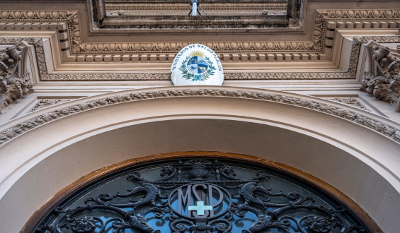 Desde el Ministerio de Salud Pblica trabajan en un decreto para regular la poltica de salud y seguridad en el trabajo