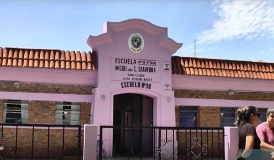 Movilizacinen Paysand tras la agresin sufrida por una alumna de 11 aos de la escuela 98 