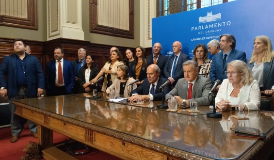 La oposici�n pidi� la renuncia de Ana Ferraris al frente de la Jutep tras la interpelaci�n al ministro de Educaci�n y Cultura