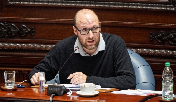 Sebasti�n Sabini: "el Estado uruguayo fue estafado por el astillero espa�ol Cardama y que no cumpli� con el contrato firmado"