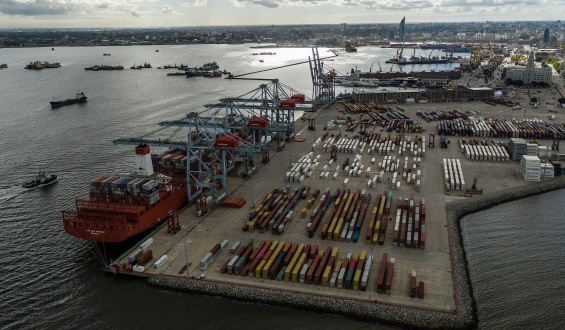Sindicato de trabajadores del puerto realiza un paro por 24 horas en la Terminal Cuenca del Plata