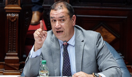 Sebasti�n Da Silva dijo que la ministra de Defensa, Sandra Lazo, deber�a de renunciar por el tema Cardama