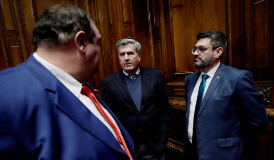 Diputado colorado realiz� pedido de informes al MSP por video donde militantes del Frente Amplio manipulan medicamentos en un comit� para "enviar a Cuba"