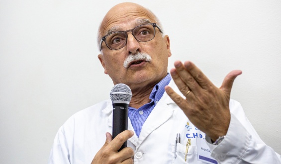 �lvaro Galiana: las enfermedades meningococicas requieren de un contacto directo y prolongado para que se produzca contagio 