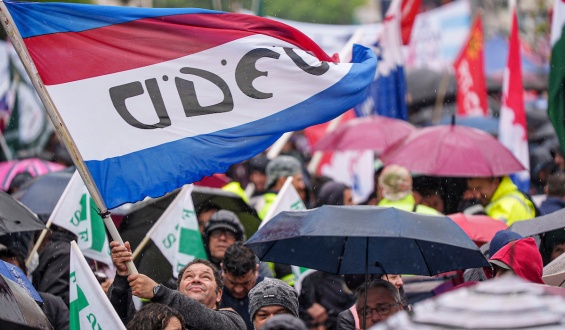 Los trabajadores municipales de Montevideo reclaman que no se los contempl� en el presupuesto quinquenal de la Intendencia