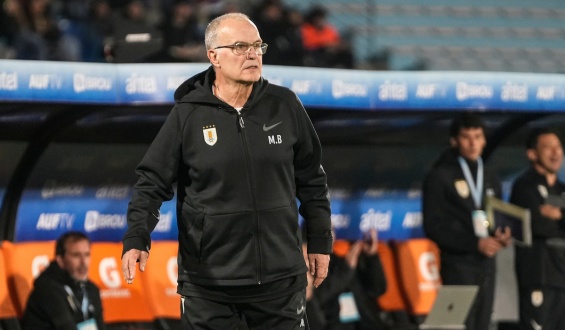 Marcelo Bielsa dio a conocer la lista de convocados para los partidos de la selecci�n uruguaya