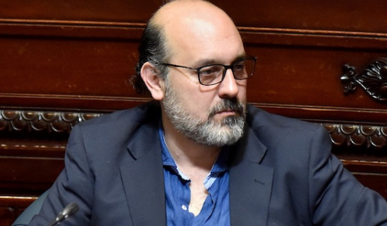 Para el presidente del BSE no deber�a haber restricci�n de llevar bicis y monopatines el�ctricos en los �mnibus