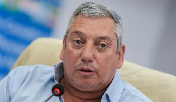 El Departamento Comercial de la Embajada de China anunci� que se involucrar� en el cierre de la tabacalera Maregroup