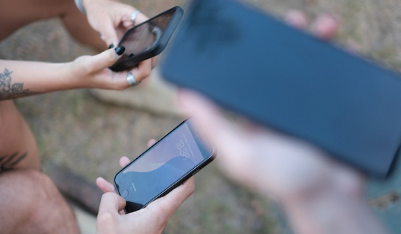 Convocan a autoridades de la educaci�n por proyecto para prohibir celulares en clase