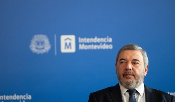 Mario Bergara se refiri� a la figura del "cuidacoches" y enfatiz� que no prohibir� su rol